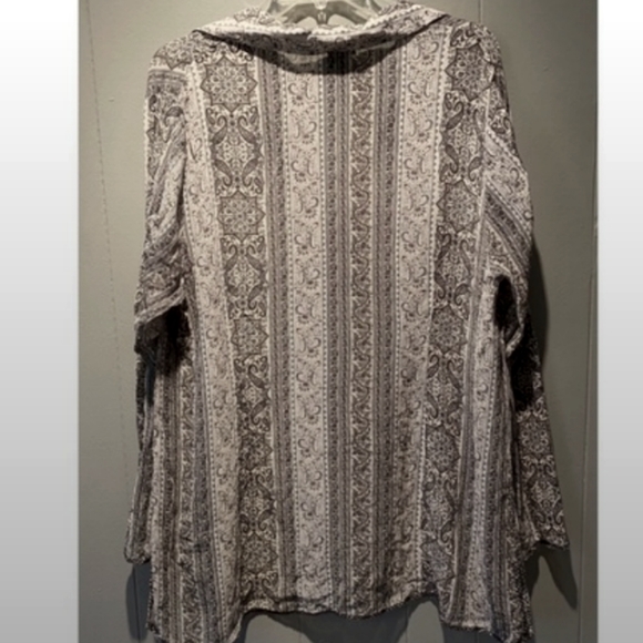 EUC LANE BRYANT Bohemian Silk Paisley Collared V-Neck Long-Sleeve Light Tunic - Picture 2 of 4